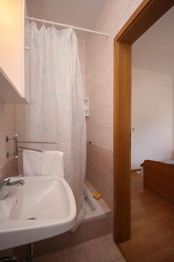 Apartment Stara Novalja 6301B ภายนอก รูปภาพ